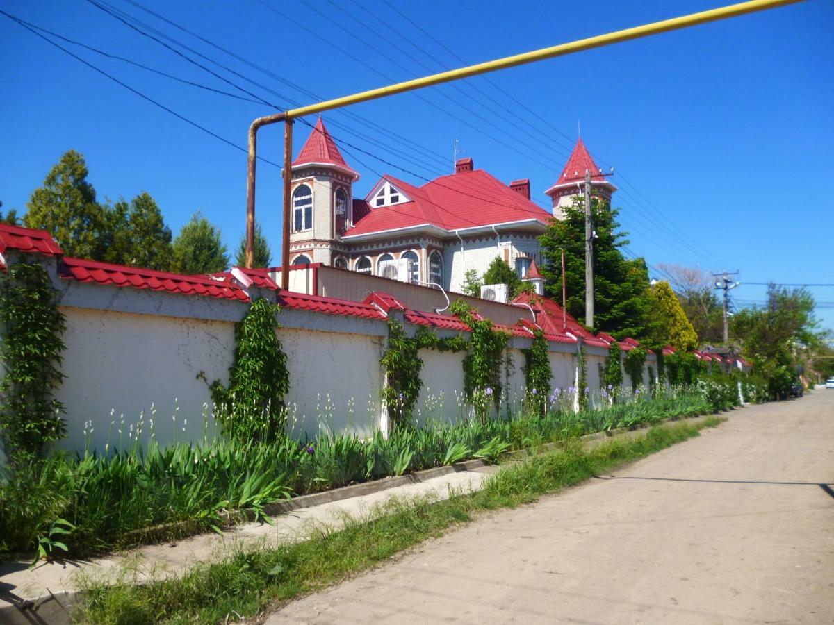 Mini Hotel Уютный дворик Одесса Экстерьер фото